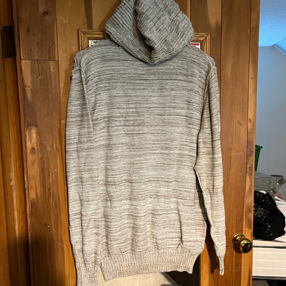 Sweater - Picture 4 of 4